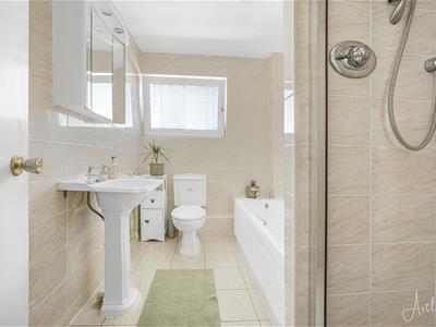 Bathroom/w.c.